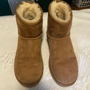 UGG Mini II Chestnut size 9
